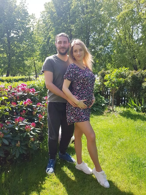 Wokalistka disco polo w ciąży! Gwiazda pokazała ciążowy brzuszek, to już szósty miesiąc! 