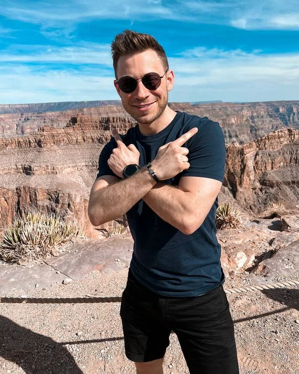 Disco polo na światowym poziomie?! Paweł Jasionowski Masters nakręcił  teledysk na Florydzie! Dotarł nawet do Hollywood!