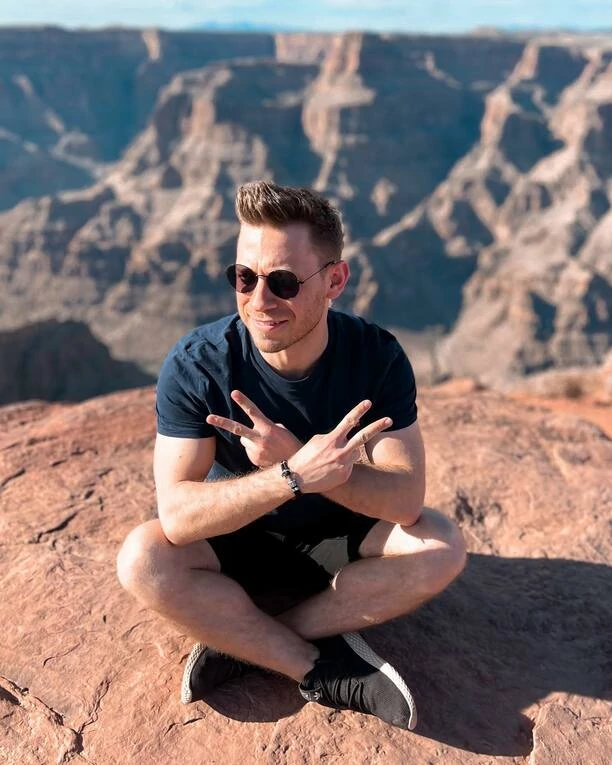 Disco polo na światowym poziomie?! Paweł Jasionowski Masters nakręcił  teledysk na Florydzie! Dotarł nawet do Hollywood!