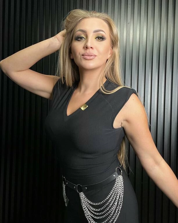 Fani: BOGINI! Żona Dawida Narożnego zachwycona projektami „Obłęd..wyszczupla sylwetkę„.