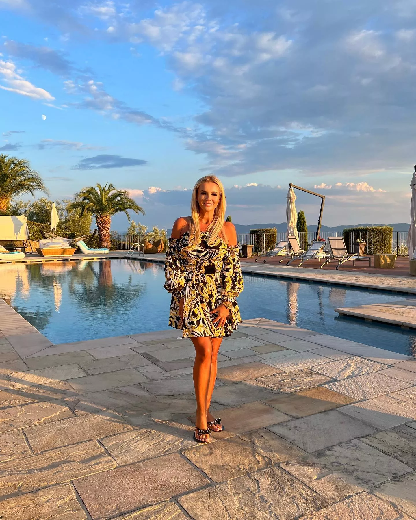 Monika Chwajoł w bardzo odważnym bikini! Tak gorąco dawno nie było!