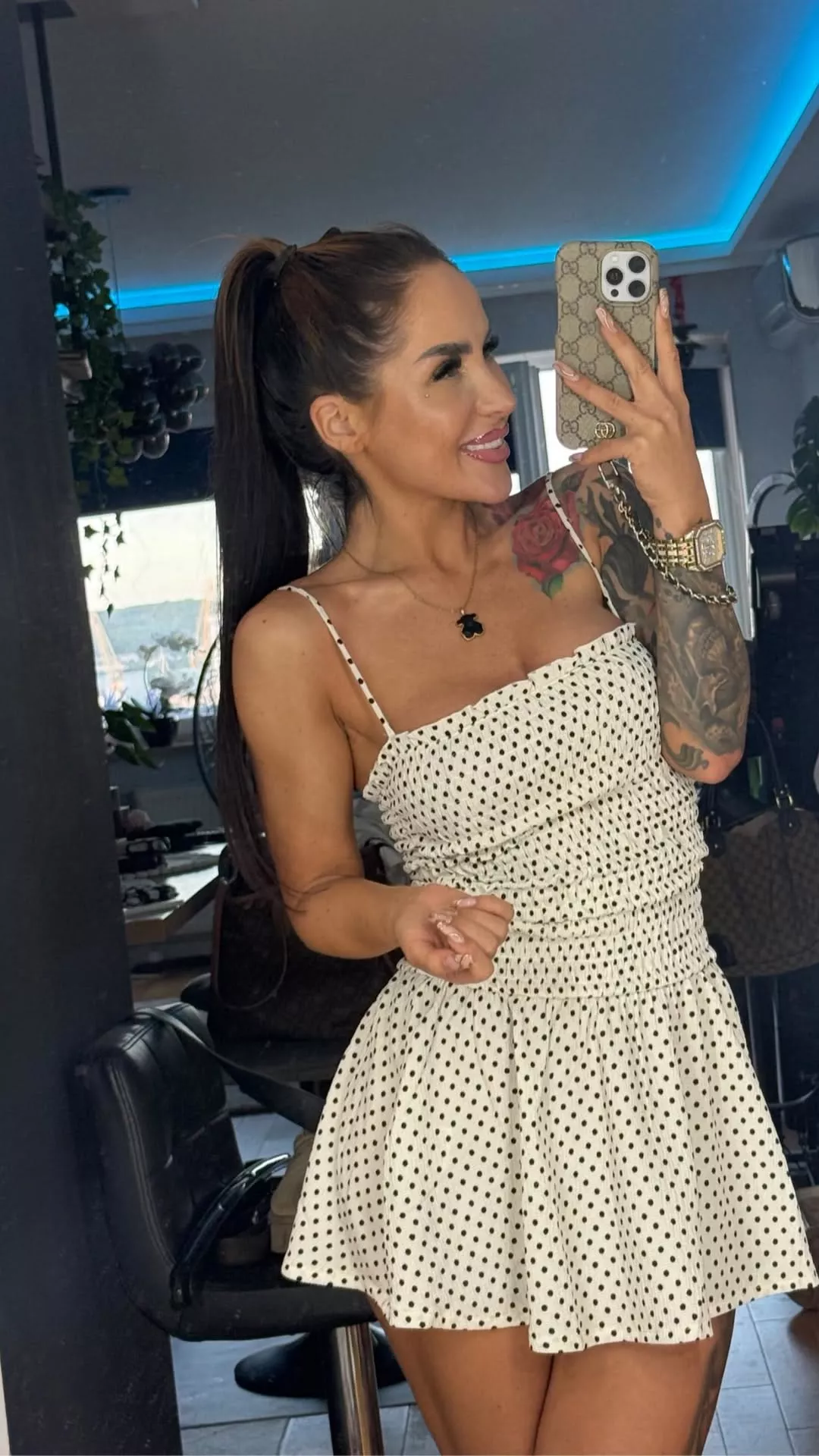 Obcisła sukienka w grochy i figura jak z okładki. Klaudia Zielińska wygląda zjawiskowo!
