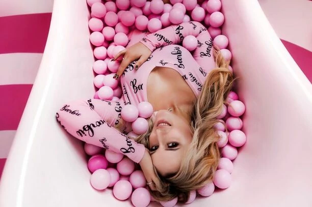 Fani ślicznej wokalistki odliczają dni do jej niezwykłej premiery! To będzie naprawdę gorąca nowość disco polo! 