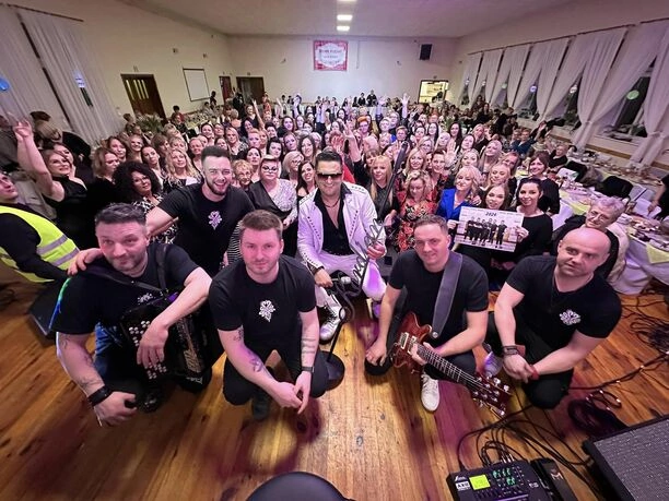 Daje z siebie wszystko?! Kordian, król góralskiego disco polo, zagrał 11 koncertów w ciągu 3 dni! Co napisał FANOM?!