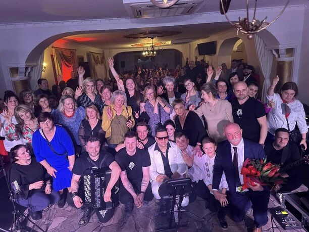 Daje z siebie wszystko?! Kordian, król góralskiego disco polo, zagrał 11 koncertów w ciągu 3 dni! Co napisał FANOM?!