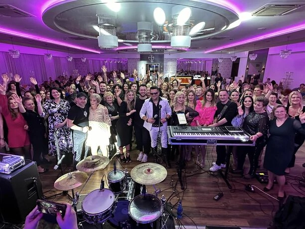 Daje z siebie wszystko?! Kordian, król góralskiego disco polo, zagrał 11 koncertów w ciągu 3 dni! Co napisał FANOM?!