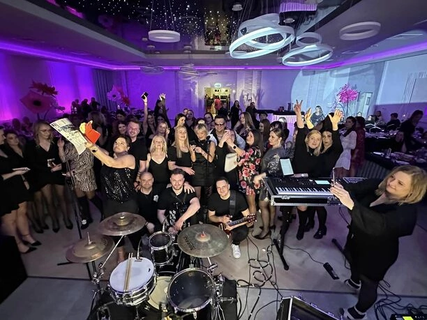 Daje z siebie wszystko?! Kordian, król góralskiego disco polo, zagrał 11 koncertów w ciągu 3 dni! Co napisał FANOM?!