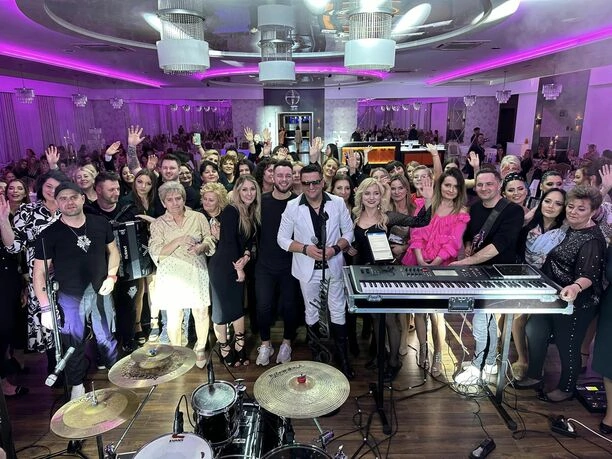 Daje z siebie wszystko?! Kordian, król góralskiego disco polo, zagrał 11 koncertów w ciągu 3 dni! Co napisał FANOM?!