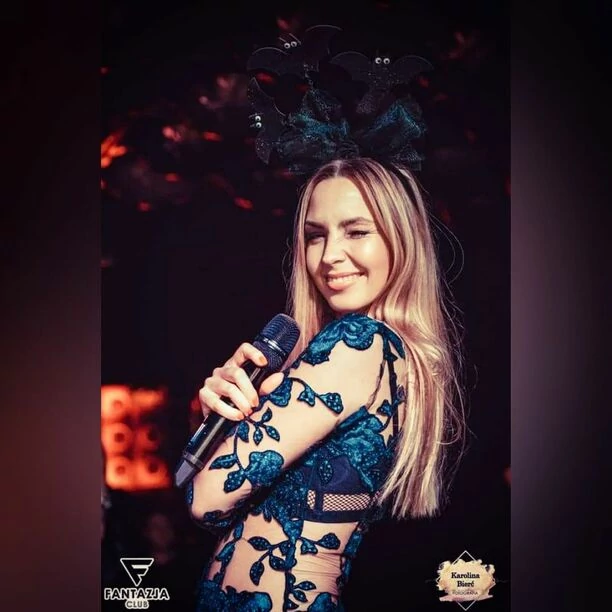 Gorąca Natalia Siemieniecka z zespołu Top Girls rozpala zmysły fanów! Artystka disco polo pokazała ponętne zdjęcia!