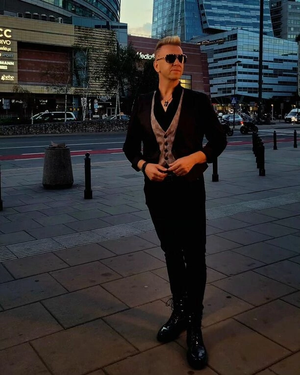 News: Gwiazdy disco polo w centrum Warszawy! Artyści zaskakują nowym projektem! Sprawdź, co planują! Będzie HIT?!