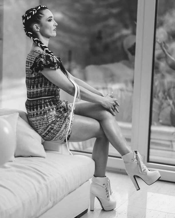 Mega gorąca sesja zdjęciowa Emilii Saneckiej z Daj To Głośniej! Zobaczcie super fotki!