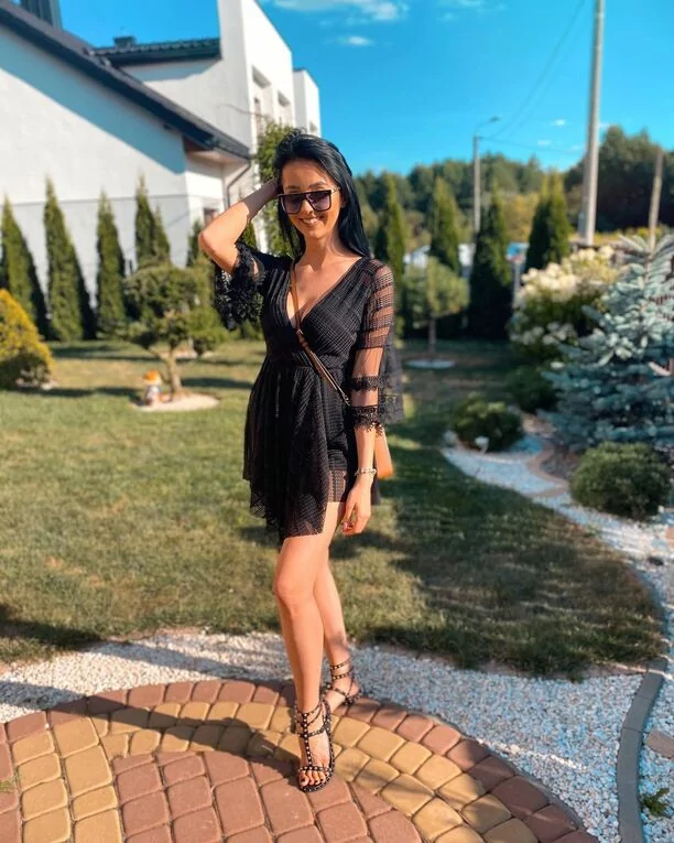 Wygląda jak milion dolarów! Piękna wokalistka disco polo świętuje wieczór panieński! 