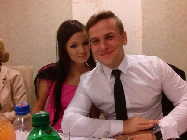 Żona popularnego wokalisty pokazała, jak gwiazdor wyglądał 8 lat temu! Będziecie w szoku! Jest nie do poznania! 