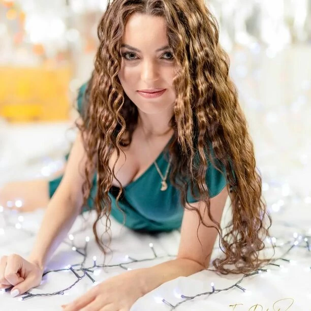 Gorące zdjęcia z sesji Angeliki Żmijewskiej  Topky! Fani disco polo są oczarowani ”Wyglądasz jak Natalia Oreiro”