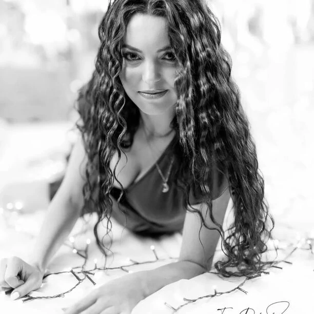 Gorące zdjęcia z sesji Angeliki Żmijewskiej  Topky! Fani disco polo są oczarowani ”Wyglądasz jak Natalia Oreiro”