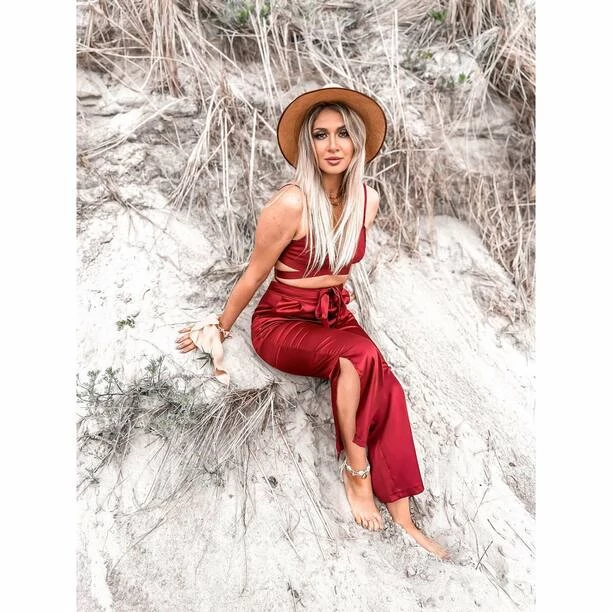 Znana wokalistka w ponętnym stroju na plaży! Tak Małgorzata Główka przypomina o nadchodzącej premierze nowości „Poczuj bicie serca„