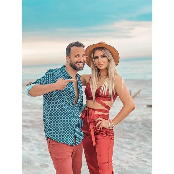 Znana wokalistka w ponętnym stroju na plaży! Tak Małgorzata Główka przypomina o nadchodzącej premierze nowości „Poczuj bicie serca„