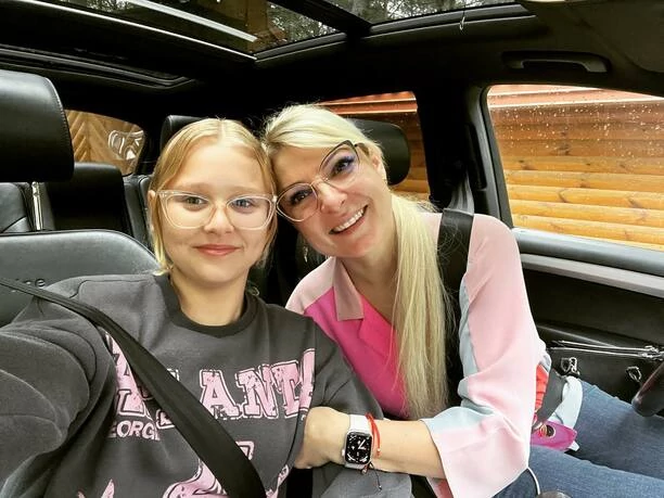 Magdalena Narożna w objęciach z córką! To już duża dziewczyna! Wyglądają identycznie?! 