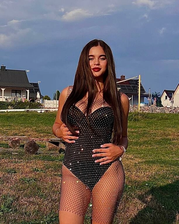 Anastasiia Zakhandrevych młoda Ukrainka zachwyca swoimi krągłościami! To nadzieja muzyki tanecznej?!