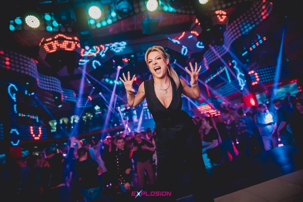 Magda Narożna w nowej odsłonie - zobacz, jak wygląda teraz i dlaczego jej fani są w szoku! | DUŻO ZDJĘĆ
