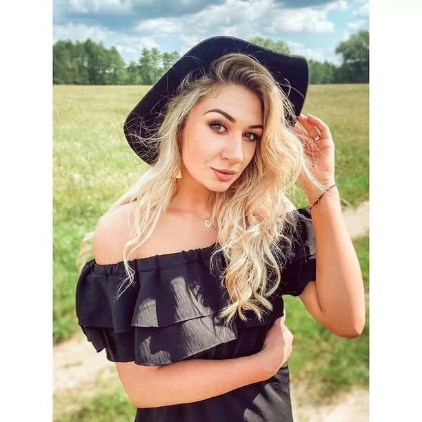 Popularna wokalistka disco polo zachwyca pięknym ciałem! Fani pod wrażeniem, komplementują prześliczną Małgosie - Camasutra!