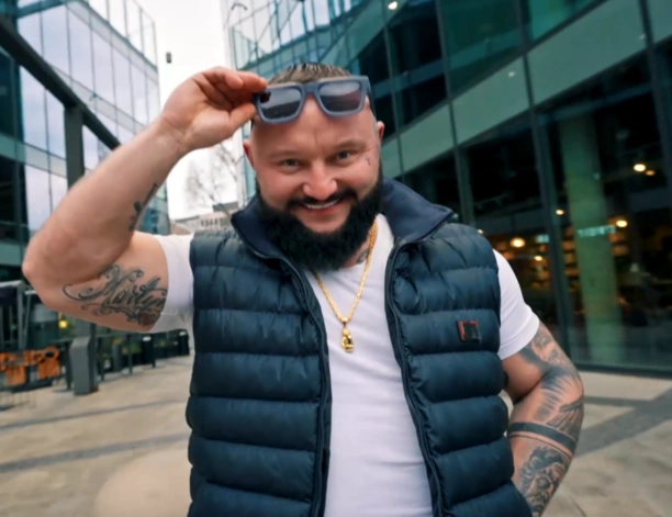 Pamiętacie Super Mario z Disco Star? Teraz pojawił się w programie ”Kolacja w ciemno”