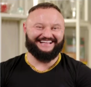 Pamiętacie Super Mario z Disco Star? Teraz pojawił się w programie ”Kolacja w ciemno”