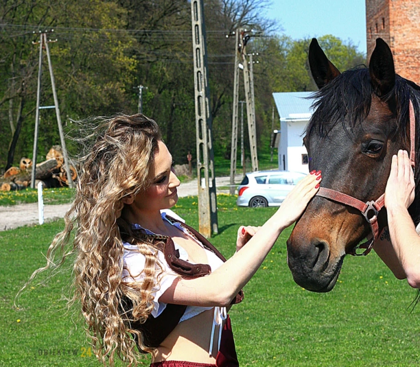 Trudny życiowy wybór tematem nowej produkcji Energy Girls. Czy wokalistka znanej grupy disco polo dokona prawidłowego wyboru?