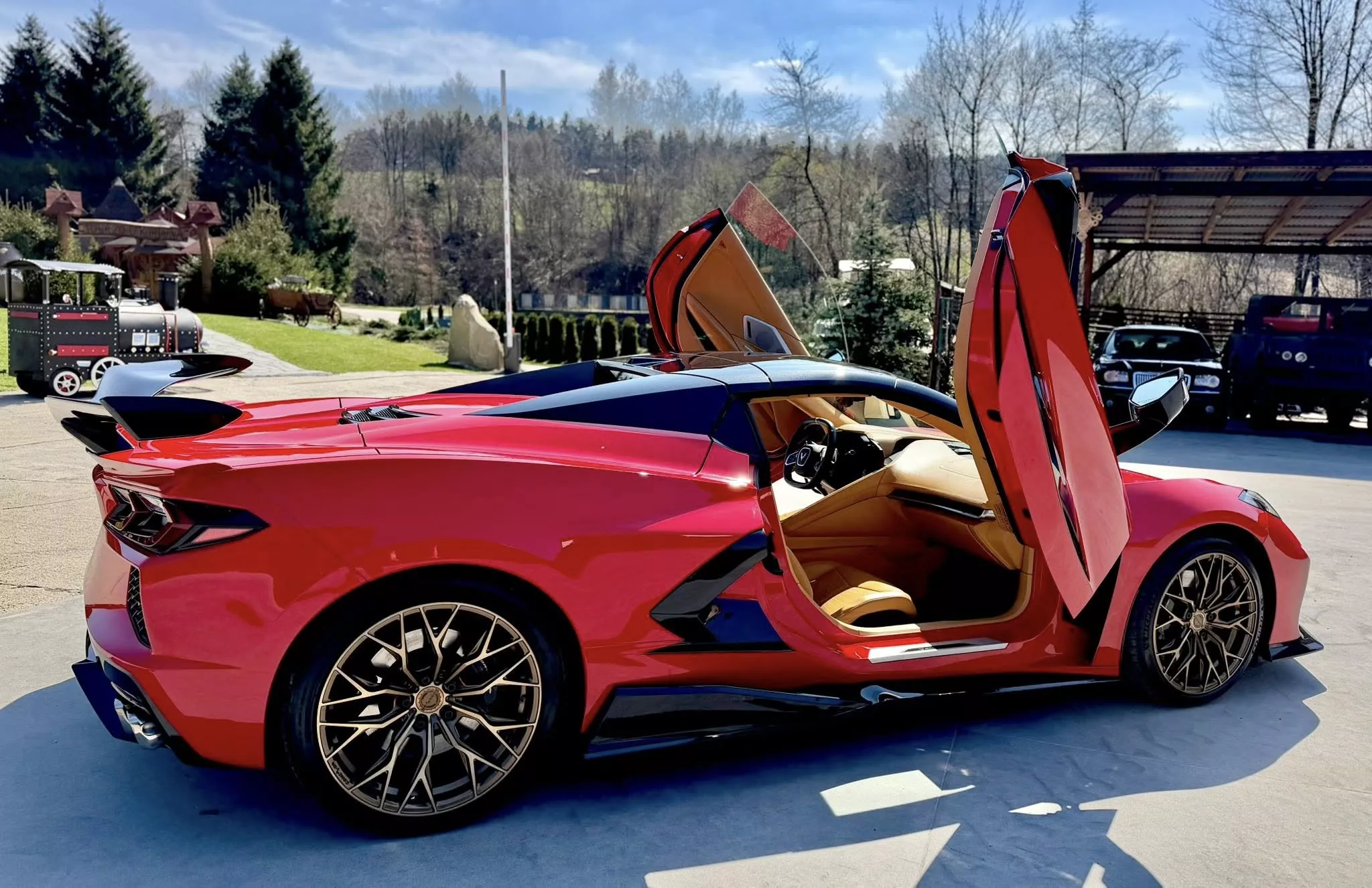 Ale maszyna u Kordiana. Corvette C8 w czerwieni przyciąga spojrzenia i komentarze