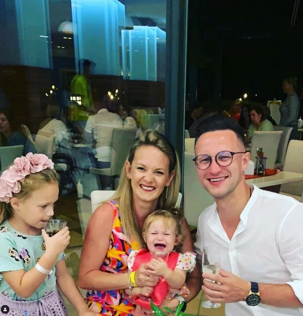 Tak gwiazdor disco polo świętował rocznicę ślubu! Kuba Playboys z żoną i dziećmi w Turcji [Zdjęcia]