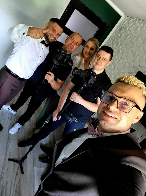 Niesamowity koncert Pięknych i Młodych Dawida Narożnego na weselu brata z zespołu Maskotki
