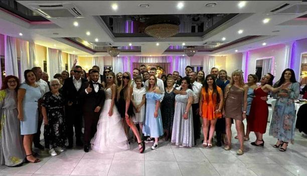 Niesamowity koncert Pięknych i Młodych Dawida Narożnego na weselu brata z zespołu Maskotki
