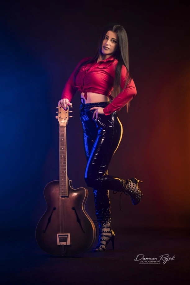 Mega seksowna wokalistka disco polo kusi gorącymi zdjęciami! Oprócz ponętnych fotek zdradza plany na przyszłość! 