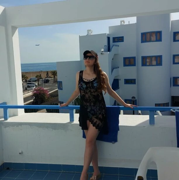 Śliczna wokalistka disco polo kusi zgrabnym ciałem na zagranicznych wakacjach! Gorące kadry rozpalają zmysły!