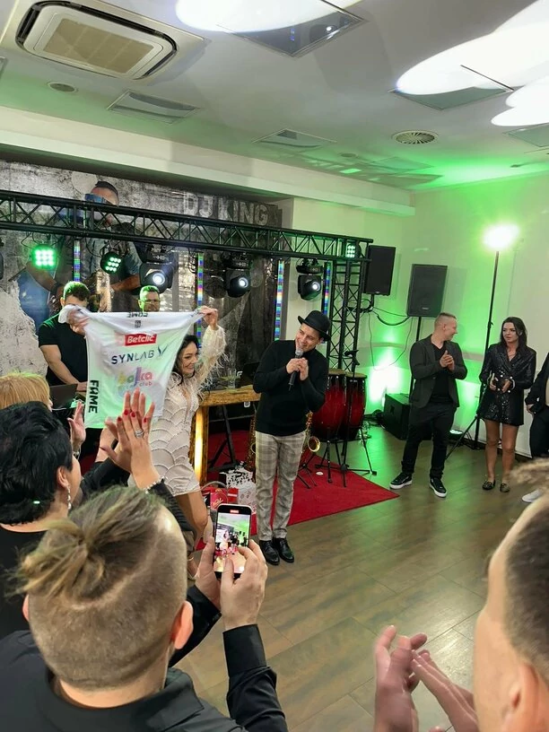 Huczna impreza z gwiazdą disco polo! MiłyPan zagrał na 30-tych urodzinach Eweliny! Artysta zrobił wielkie show! 