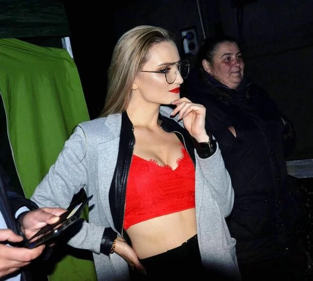 Zniewalający uśmiech wokalistki disco polo! Gwiazda inspiruje swoje fanki do zdrowego odżywiania i sportu! 