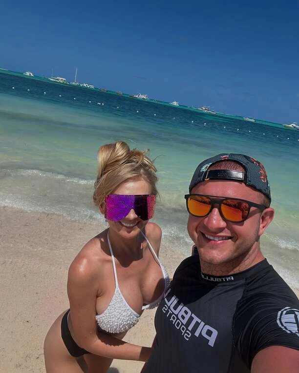 Joanna Narożna w bikini z ogromnym dekoltem! Zdjęcia z wakacji Państwa Narożnych na Dominikanie podbijają sieć