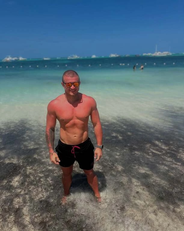 Joanna Narożna w bikini z ogromnym dekoltem! Zdjęcia z wakacji Państwa Narożnych na Dominikanie podbijają sieć