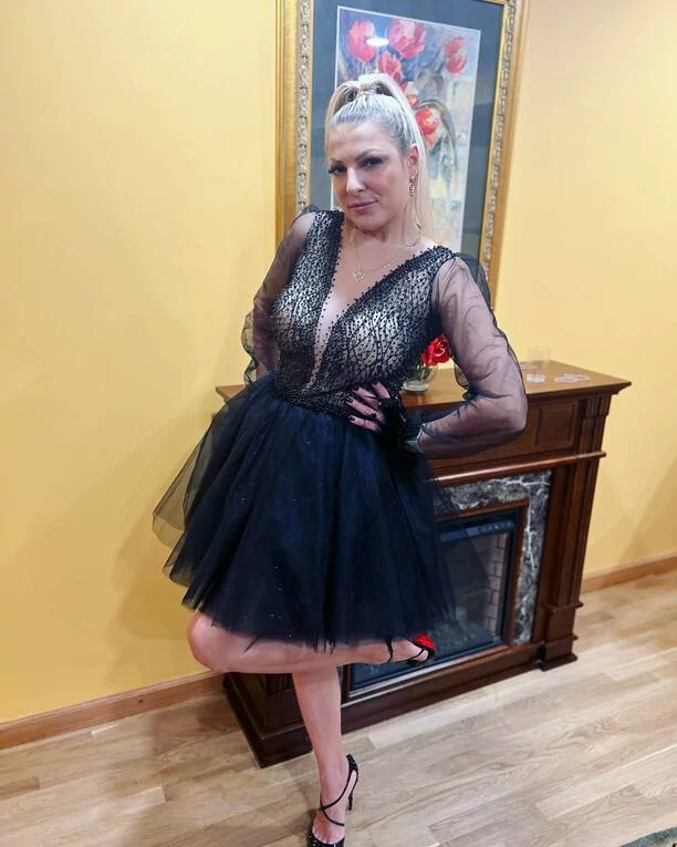 Opadnie Wam szczęka jak zobaczycie Magdalenę Narożna Piękni i Młodzi! W takim stroju zagrała kolejny koncert w USA!