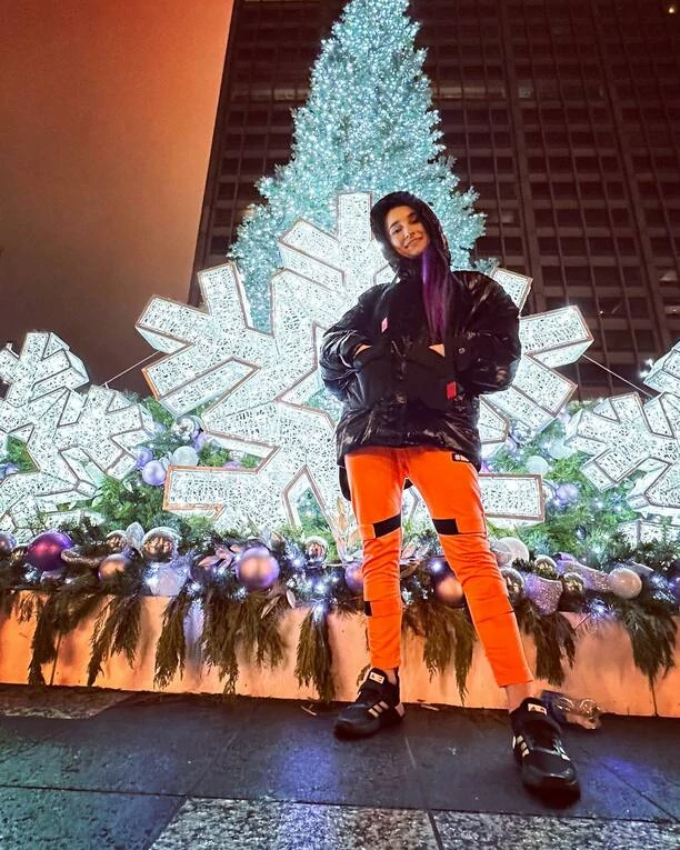 Emilia Sanecka Daj To Głośniej bawi się w USA „każdy na legalu chodzi z klamką„! Chicago pochłonęło gwiazdę disco polo!