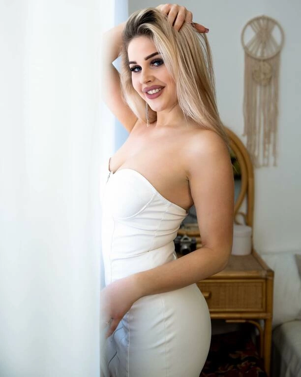 Urocza blondynka podbije świat disco polo?! Zobaczcie jej gorące zdjęcia!