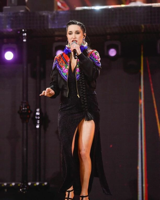 Odważna i pewna siebie Emila Sanecka z Daj To Głośniej zachwyca wizerunkiem! Gwiazda disco polo postawiła na mocny makijaż! 