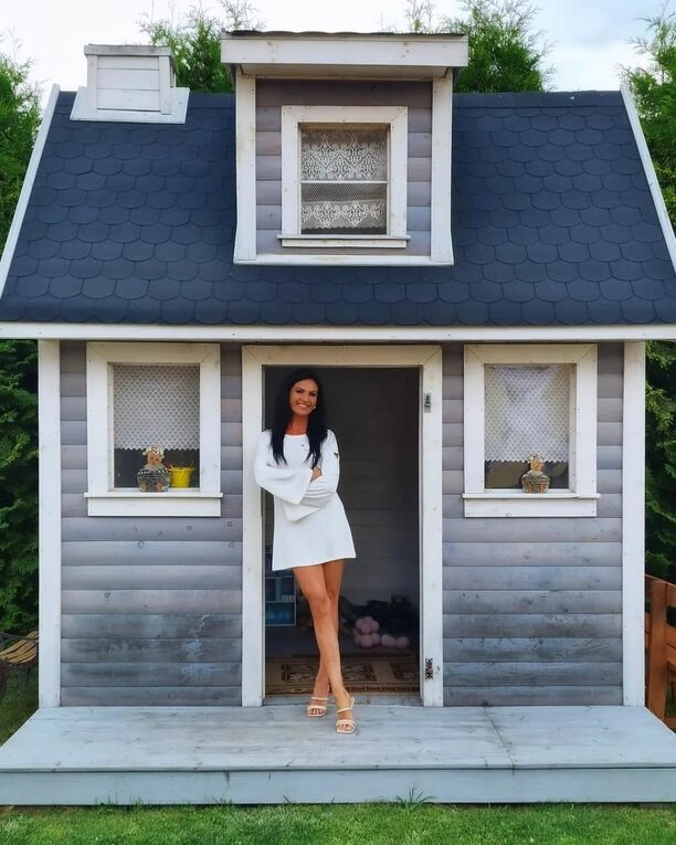 Marta Konopla, znana jako Yoko, pokazuje swoje nogi w ultrakrótkiej białej sukience zobacz zdjęcia!
