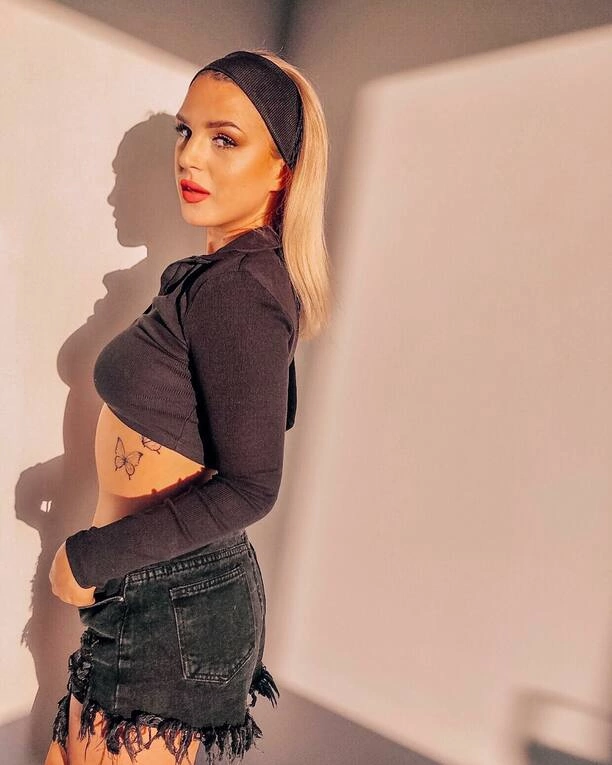 Blanka zaskakuje fanów - zrobiła sobie tatuaż w intymnym miejscu
