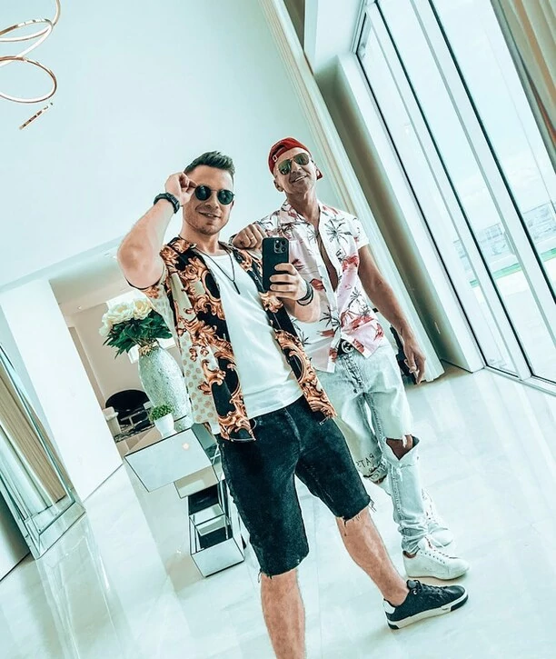 Znane gwiazdy disco polo Vivat i Masters nagrywają w Miami! Czym zaskoczą wokaliści w swojej nowości?! 