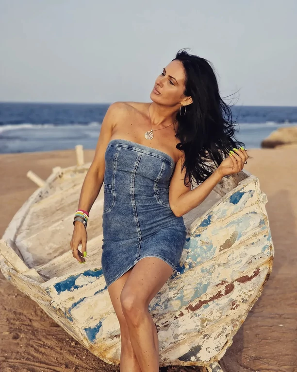 Egipskie pejzaże! Prześliczna wokalistka disco polo chwali się przepięknym ciałem! Co za figura! Internauci komentują! 