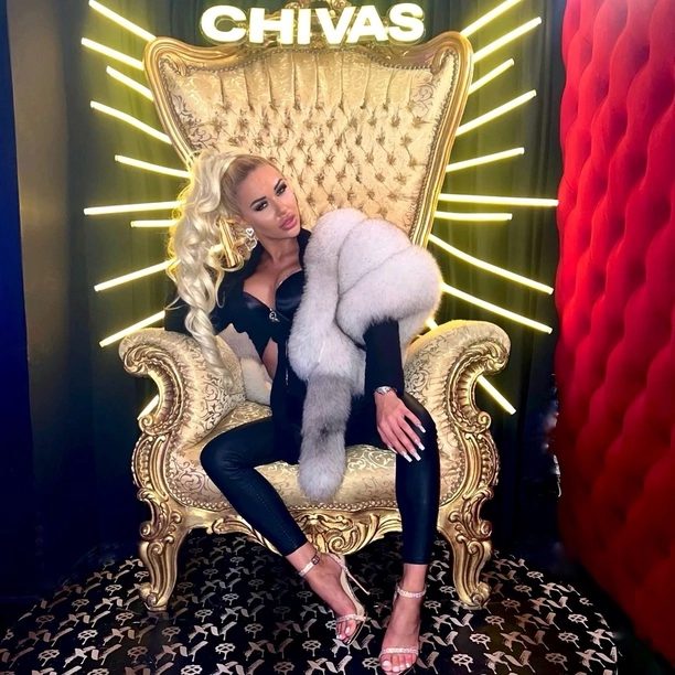 To najgorętsze publikacje w disco polo! Ta kobieta wszystkich elektryzuje! Emilka Klicka w ponętnych fotkach! 