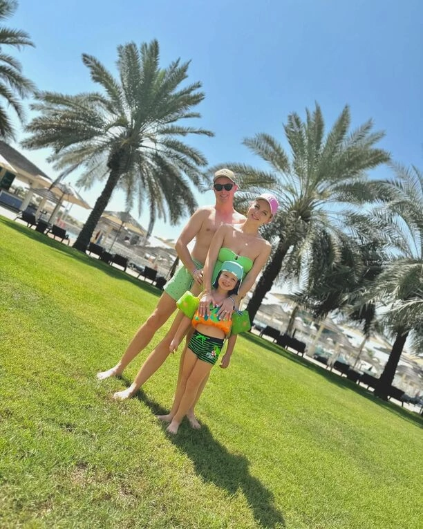 Dorota Pstrągowska z zespołu Mig wypoczywa w luksusie! Zaskoczyła fanów zdjęciami w kostiumie kąpielowym!