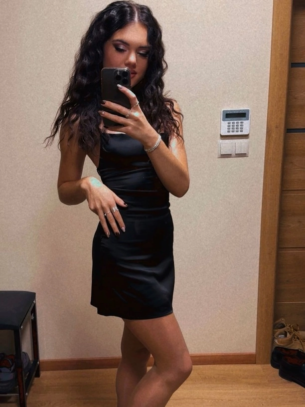 Internet patrzy tylko na Nią! Weronika Wiśniewska z Top Girls rozpaliła sieć zdjęciami! Młoda gwiazda disco polo podbija sieć