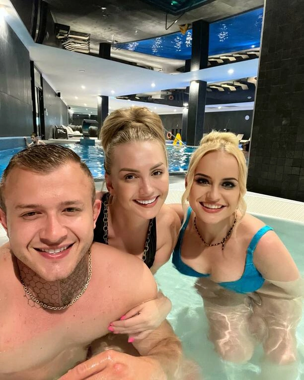 Bardzo gorące zdjęcia Joanny Narożnej i Eli Kliś z zespołu Piękni i Młodzi! Można się zakochać